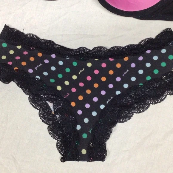 PINK Victoria's Secret Black Lace Bra - Picture 8 of 9